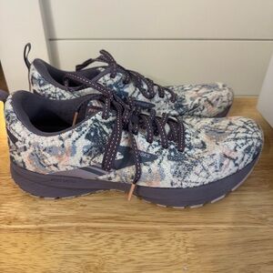 brooks revel tennis shoes